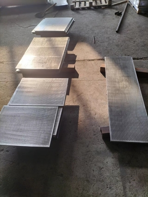 Hot Selling Customized Agricultural Harvester Spare Parts Perforated Metal Mesh/Sieve Plate
